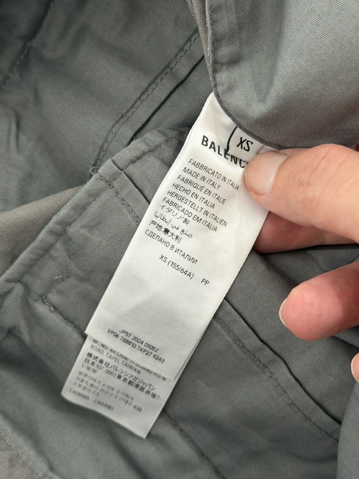 Balenciaga Balenciaga FW23 Grey Colored Flaired Cargo Pants Sz.XS Size US 30 / EU 46 - 8 Thumbnail