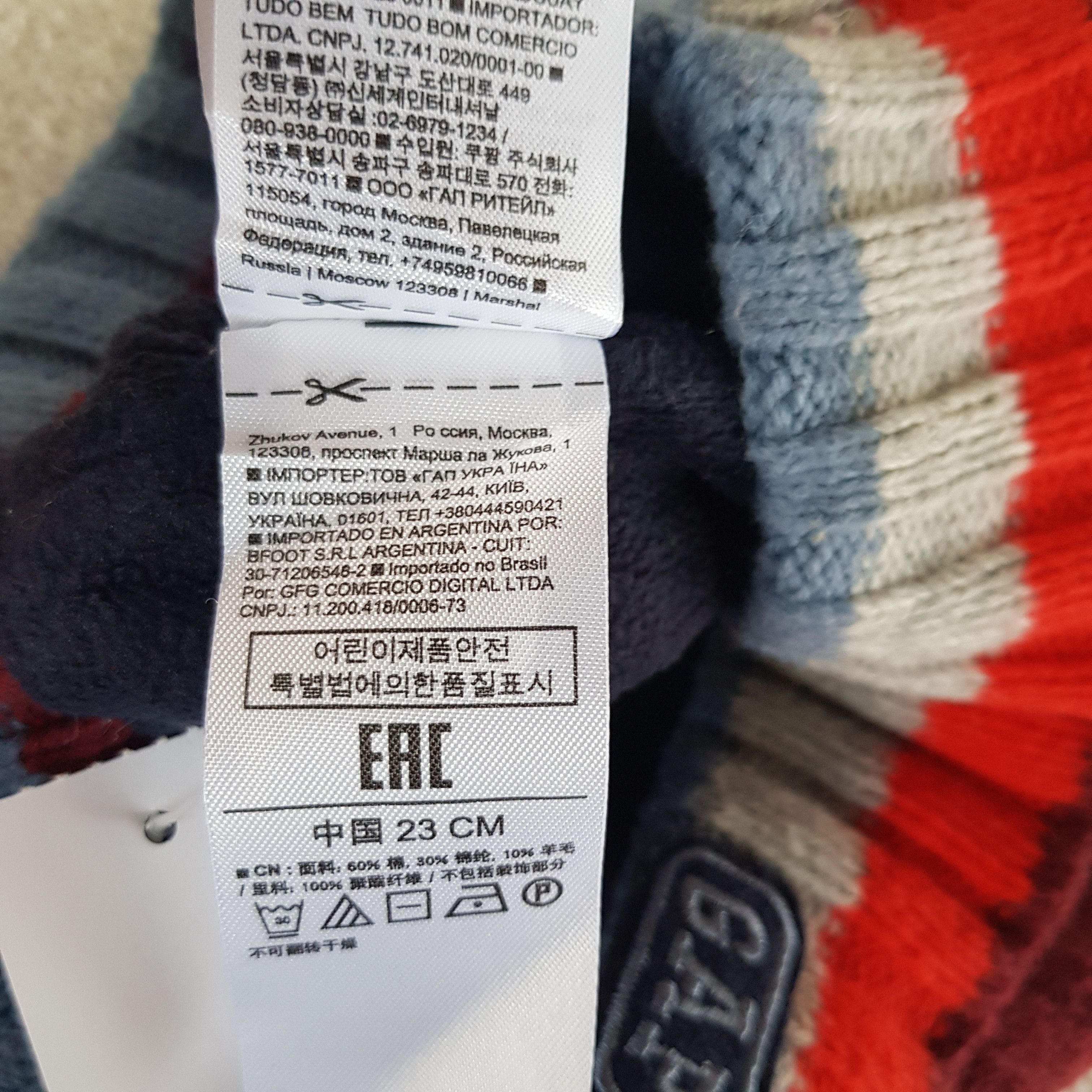 Gap Vintage GAP Beanie Pom Pom Snow Caps Hats. Size ONE SIZE - 13 Thumbnail