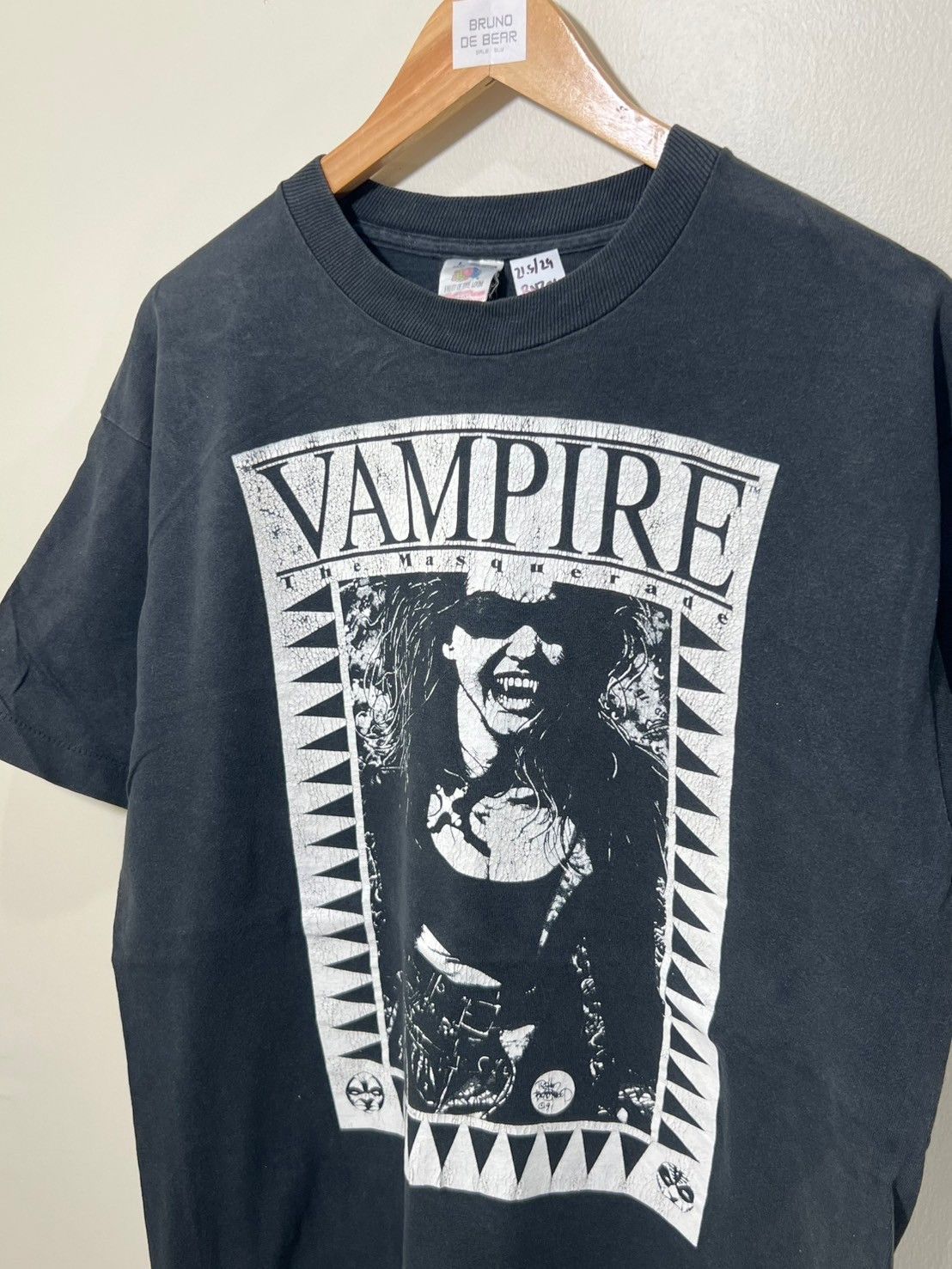 Fashion Victim × The Game × Vintage Vintage 90's Vampire The Masquerade Shirt bnz01 Size US L / EU 52-54 / 3 - 1 Thumbnail
