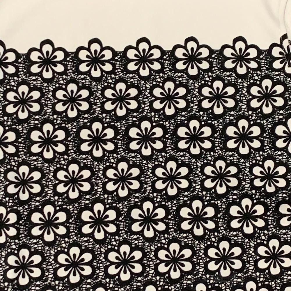 Ann Taylor Ann Taylor Black & White Floral Sleeveless Top Size XS / US 0-2 / IT 36-38 - 2 Thumbnail