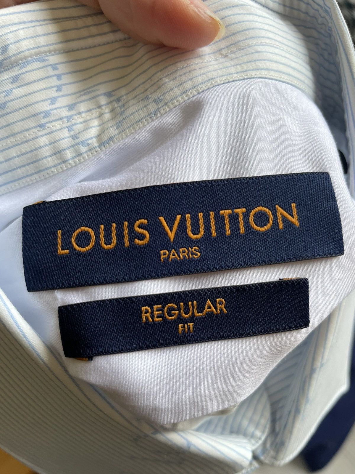 Louis Vuitton LOUIS VUITTON MONOGRAM LV LOGO SHIRT Size US L / EU 52-54 / 3 - 6 Thumbnail