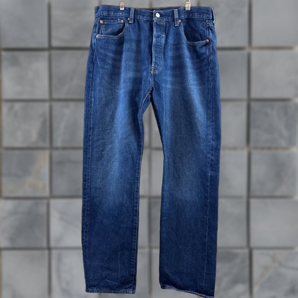 Levi's Levi's 501 Jeans Mens 36x34 Blue Denim Button Fly Straight Vintage No N/A Size US 38 / EU 54 - 1 Thumbnail