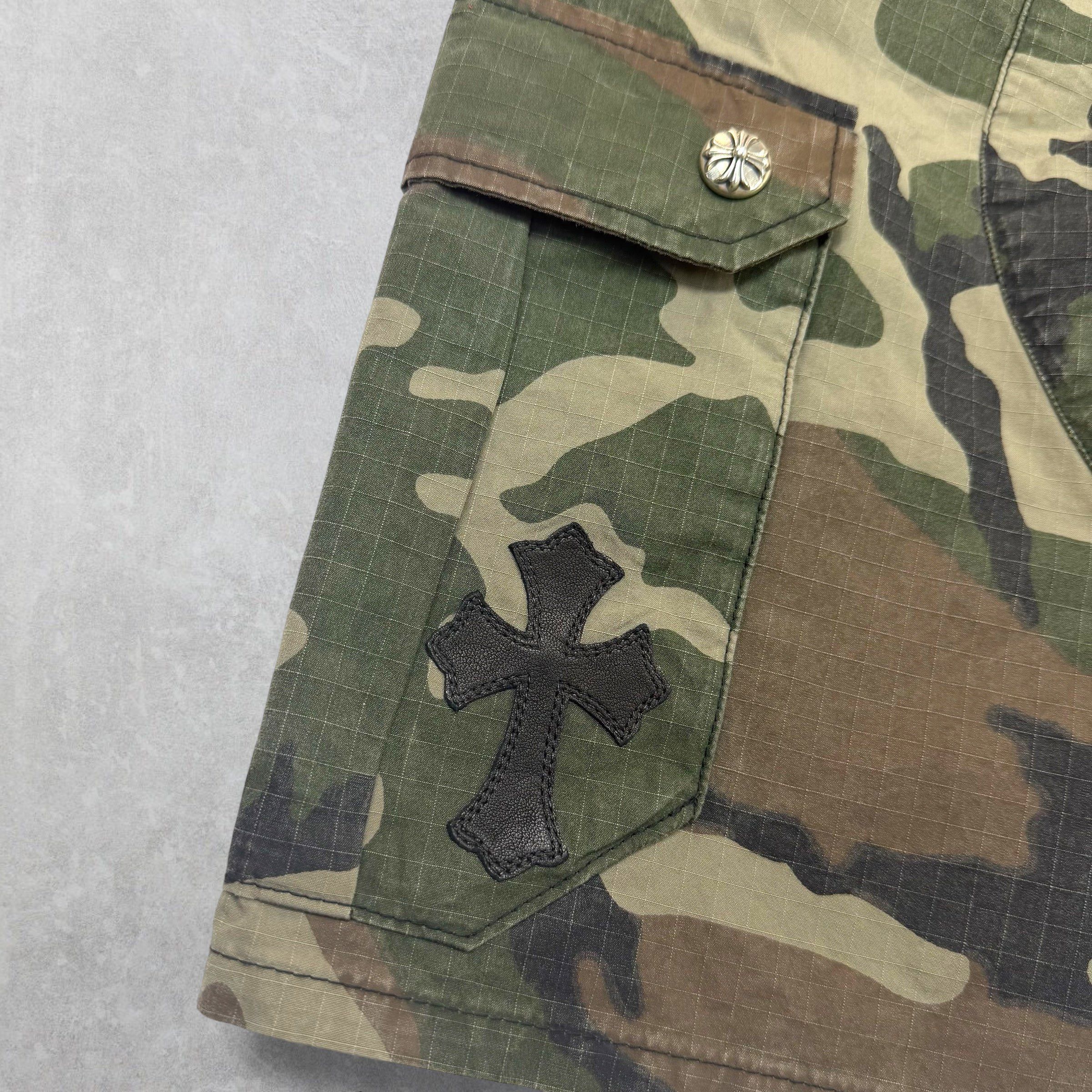 Chrome Hearts Chrome Hearts Cross Patch Camo Cargo Shorts 32 Size US 32 / EU 48 - 3 Thumbnail
