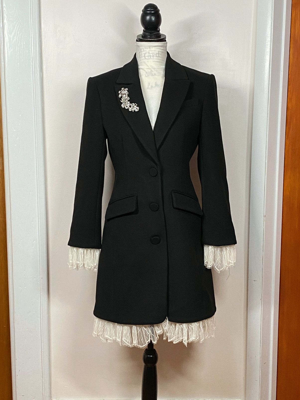 Cinq a Sept Cinq à Sept Roxie Lace-Trim Tailored Coat size S Size S / US 4 / IT 40 - 6 Thumbnail
