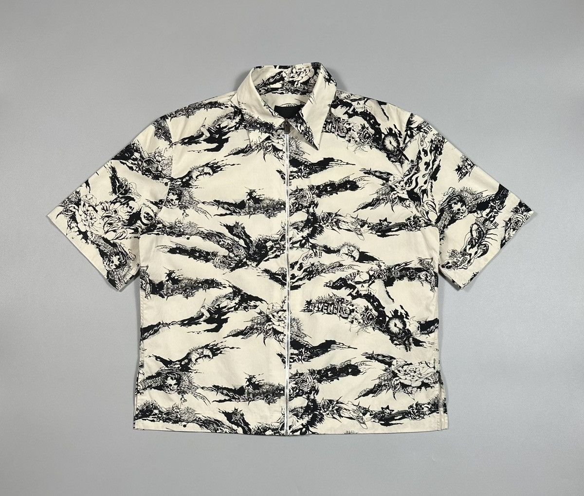 Givenchy Givenchy Tiger Camo Gothic Short Sleeve Zip Shirt Size US L / EU 52-54 / 3 - 1 Thumbnail