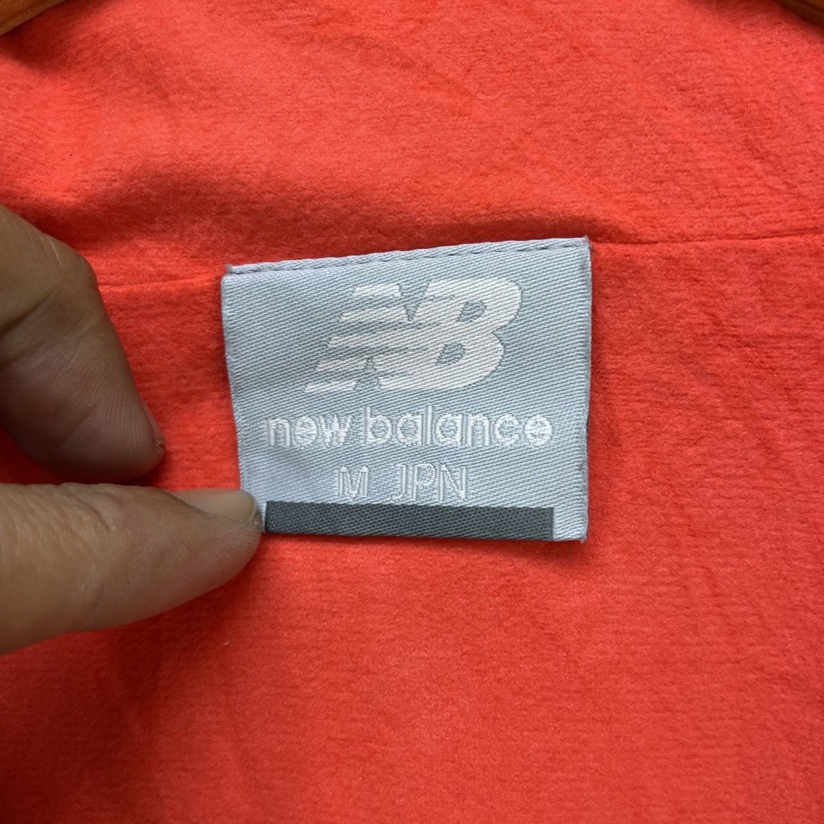 New Balance 💥Awesome New Balance Spellout Hooded Jacket Size US M / EU 48-50 / 2 - 7 Thumbnail
