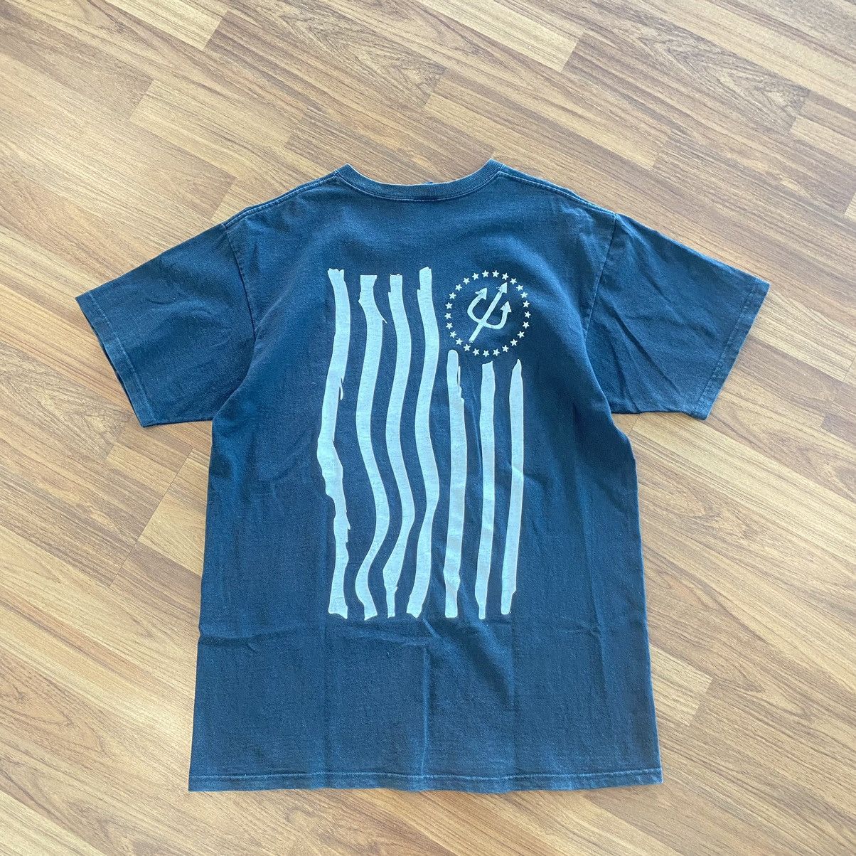 Japanese Brand Thrashed Faded Vintage Y2K Deviluse ERD GRUNGE GRAIL TEE Size US L / EU 52-54 / 3 - 3 Thumbnail