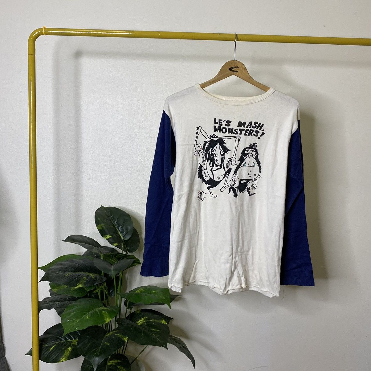 Expert Horror × Japanese Brand Topaz x Les Mash Monsters Horror Movie Tee Made in Japan Size US S / EU 44-46 / 1 - 1 Thumbnail