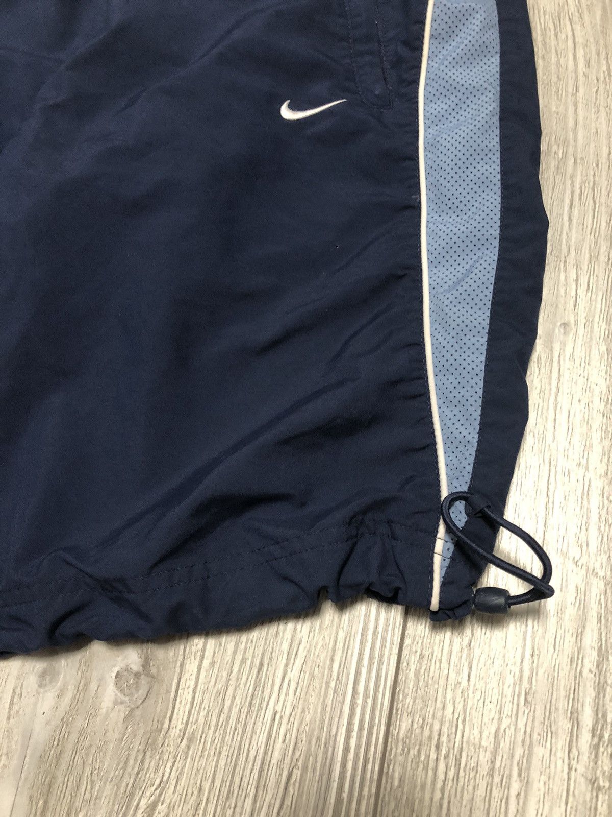 Nike Vintage Nike Nylon Shorts Drill Swoosh Y2K Size US 36 / EU 52 - 2 Thumbnail