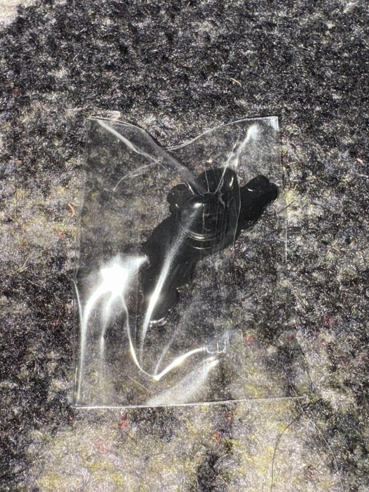 Human Made × Japanese Brand × Kaws Human Made x KAWS Rabbit Pin Size ONE SIZE - 2 Thumbnail
