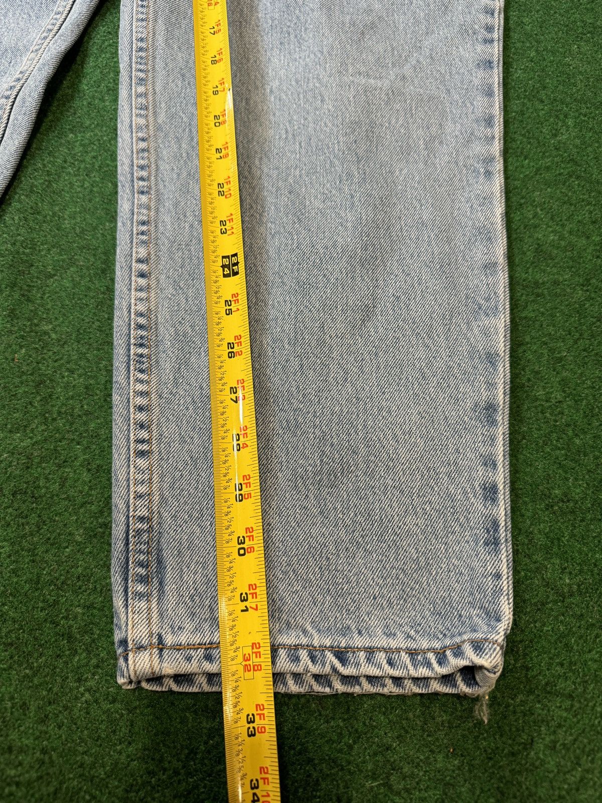 Levi's Vintage Clothing Vintage 90s Levi’s 550 Relaxed Taper Light Wash Jeans Size 42" / US 20 - 7 Thumbnail