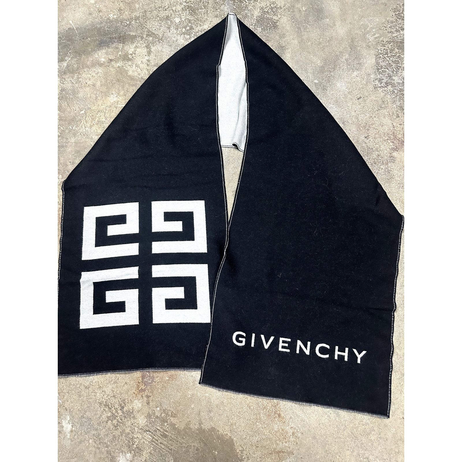 Givenchy Givenchy Scarf Black Mono New Size ONE SIZE - 1 Thumbnail
