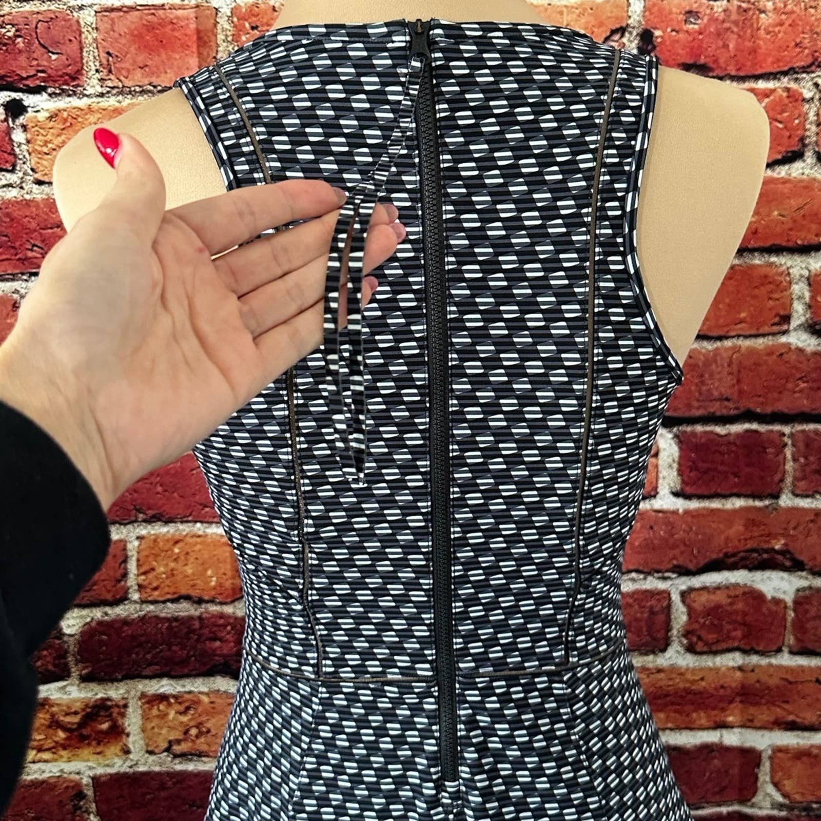 Lululemon Lululemon &go 'Til Dawn Dress size 6 Size M / US 6-8 / IT 42-44 - 5 Thumbnail