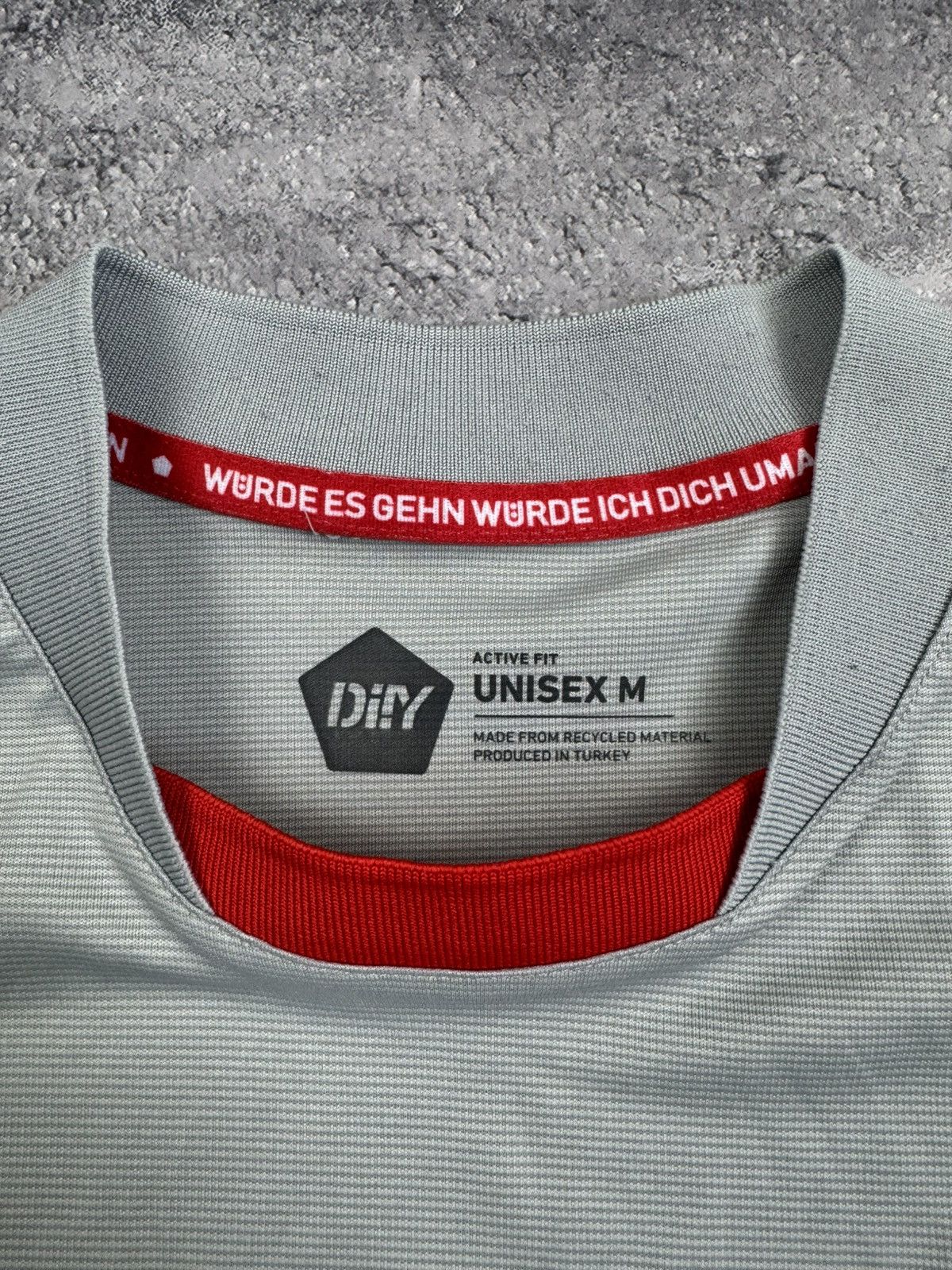 Sports Specialties St. Pauli Hamburg DIIY Training Set Jersey Shorts Size M Size US M / EU 48-50 / 2 - 7 Thumbnail
