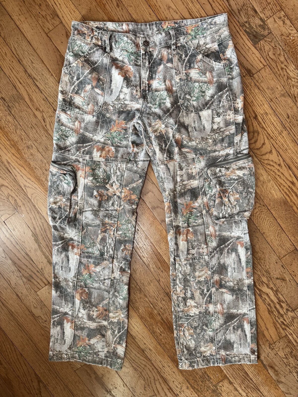 The GV Gallery Gold Vintage Real Tree Camo Cargo Pants Size US 32 / EU 48 - 1 Thumbnail