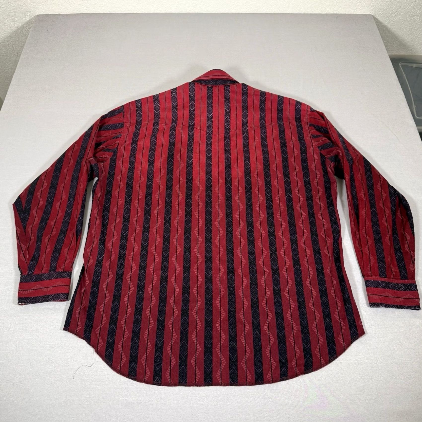Wrangler VINTAGE Wrangler Shirt Mens XL Red Aztec Pearl Snap Western Brushpopper Work 90s Size US XL / EU 56 / 4 - 6 Thumbnail