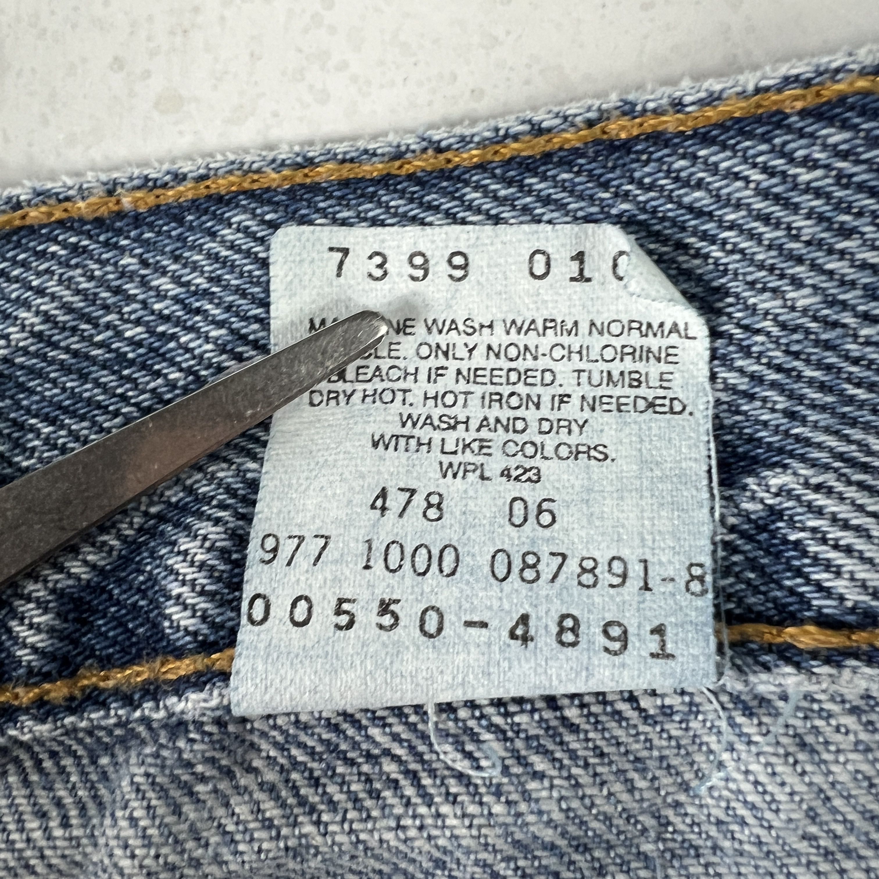 Levi's × Vintage Y2K Levi's Jeans 550 Relaxed Blue Faded Cotton Denim Size US 33 - 10 Thumbnail