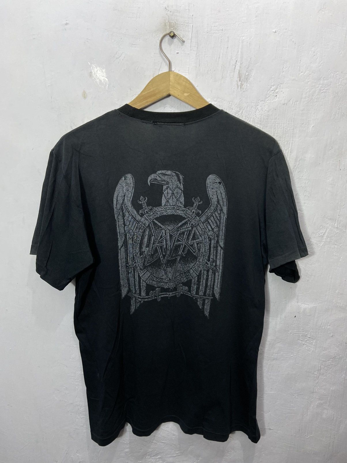 Band Tees Vintage Thrashed Sun Faded Slayer Tshirt 90s Size US XL / EU 56 / 4 - 11 Thumbnail