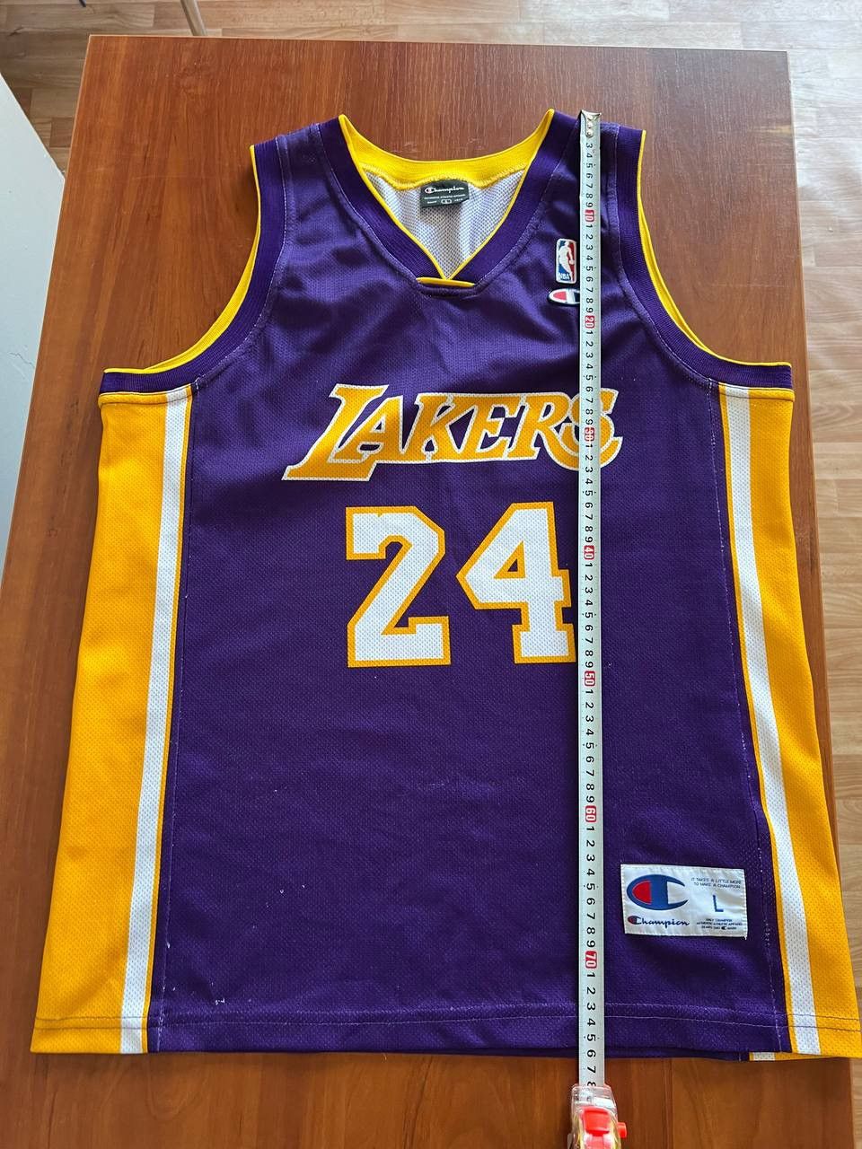 NBA VINTAGE LOS ANGELES LAKERS #24 BASKETBALL CHAMPION JERSEY L Size US L / EU 52-54 / 3 - 16 Thumbnail
