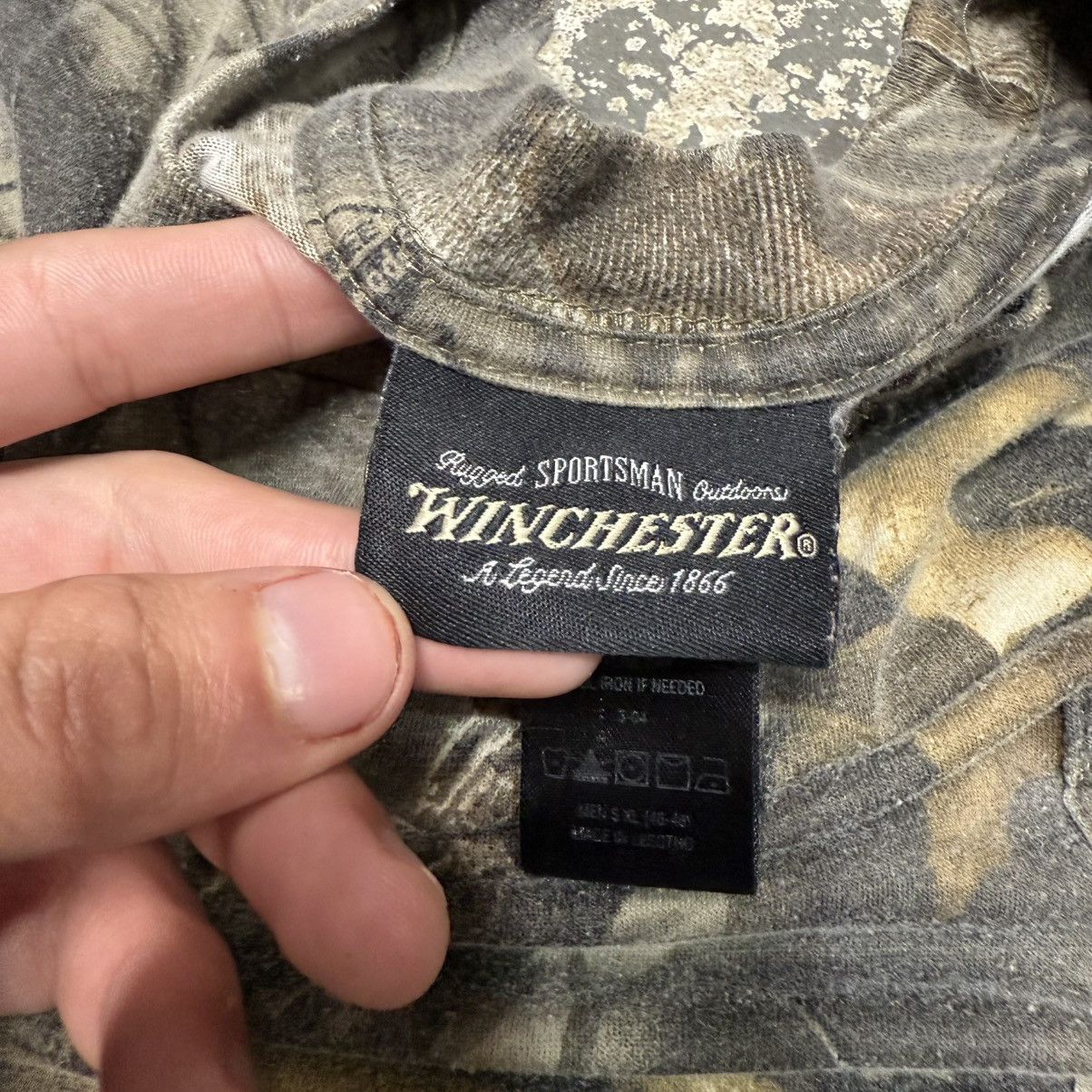 Vintage Vintage Winchester RealTree Camo Essential Pocket Long Slee Size US XL / EU 56 / 4 - 4 Thumbnail