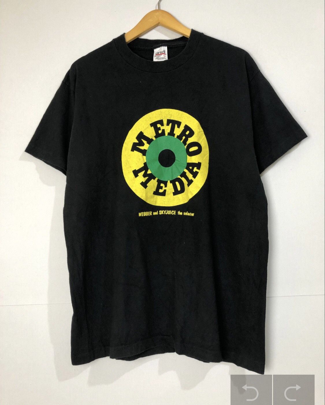 Vintage VTG Metro Media Webber And Skyjuice The Selector T-Shirt Size US L / EU 52-54 / 3 - 1 Thumbnail