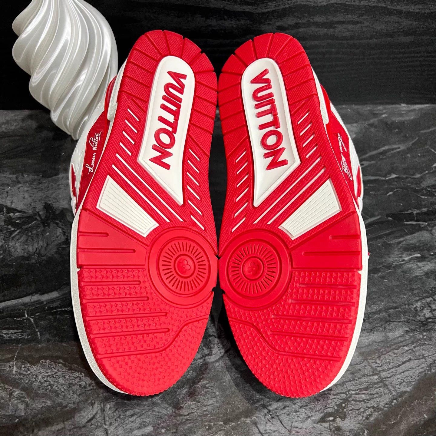 Unknown London LV Trainer 40.5 White Red Embossed Mint Size US 7.5 / EU 40-41 - 5 Thumbnail