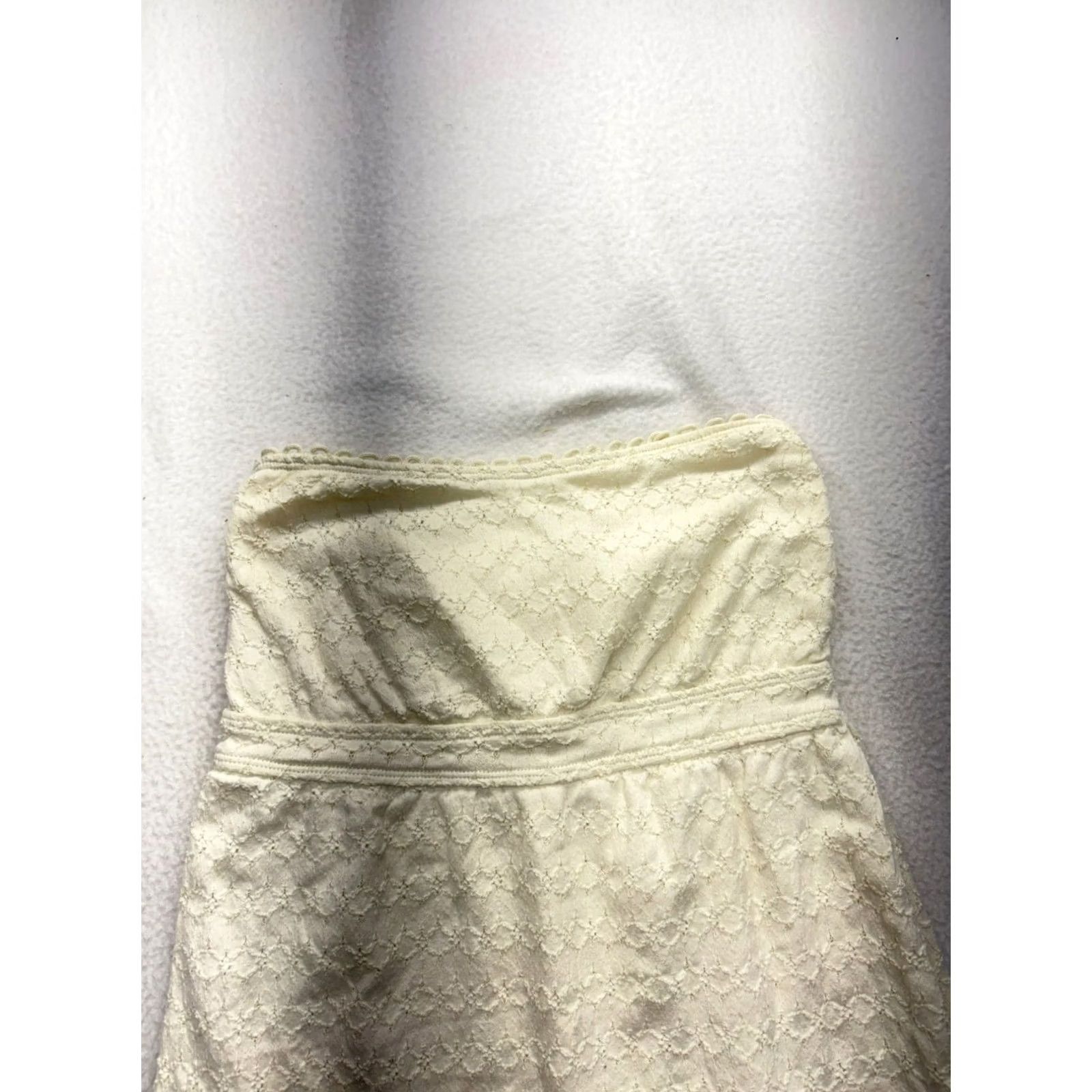 Juicy Couture Juicy Couture Ivory Lace Strapless Dress XL Womens Dress Short Pencil Lace Ivory Scalloped Hem Size XL / US 12-14 / IT 48-50 - 4 Thumbnail