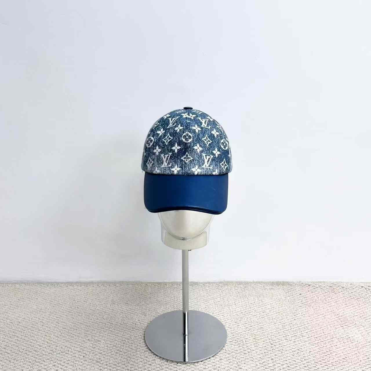 Louis Vuitton Louis Vuitton Blue Denim Leather Baseball Cap Size ONE SIZE - 1 Thumbnail