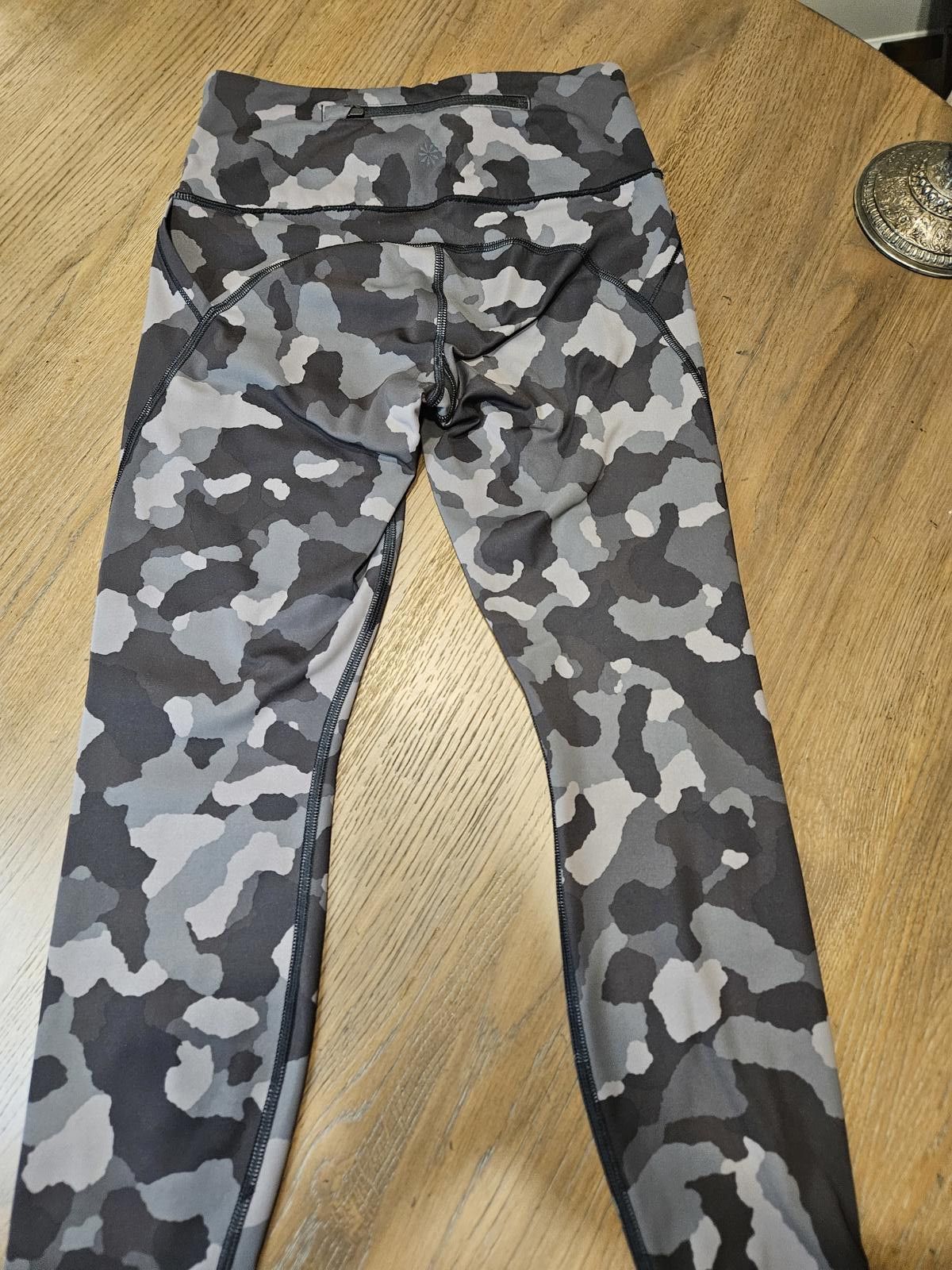 Designer Athleta Stylish Camouflage Workout Leggings #290 Size 26" / US 2 / IT 38 - 2 Thumbnail