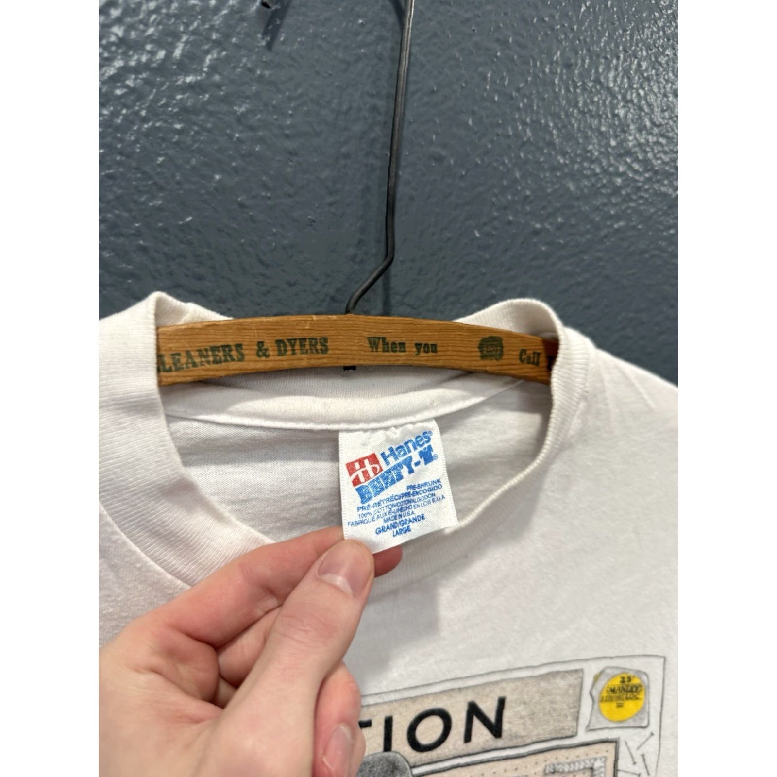 Hanes VINTAGE Hanes Man With Big Tool Dad White Tee Shirt L USA Made Mens Shirt Large 90s Size US L / EU 52-54 / 3 - 2 Thumbnail