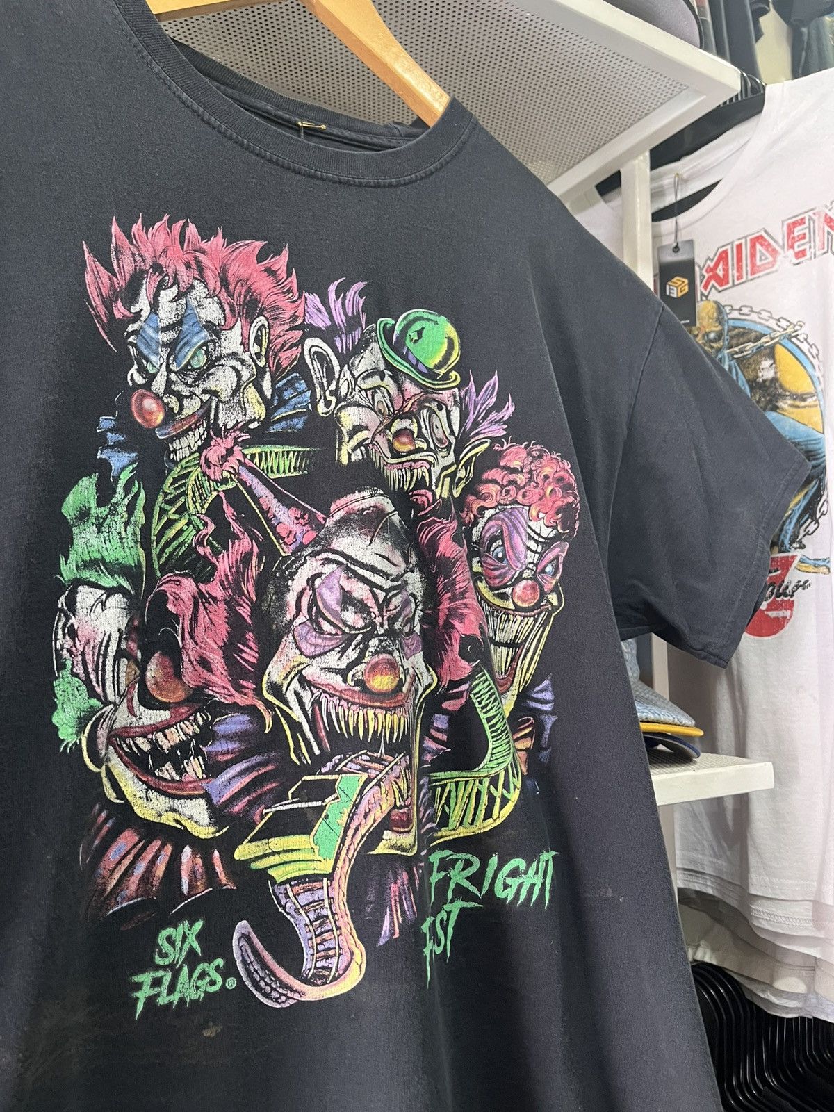 Band Tees NWOT Six Flags Fright Fest Clowns T-shirt Mens Size US XL / EU 56 / 4 - 2 Thumbnail