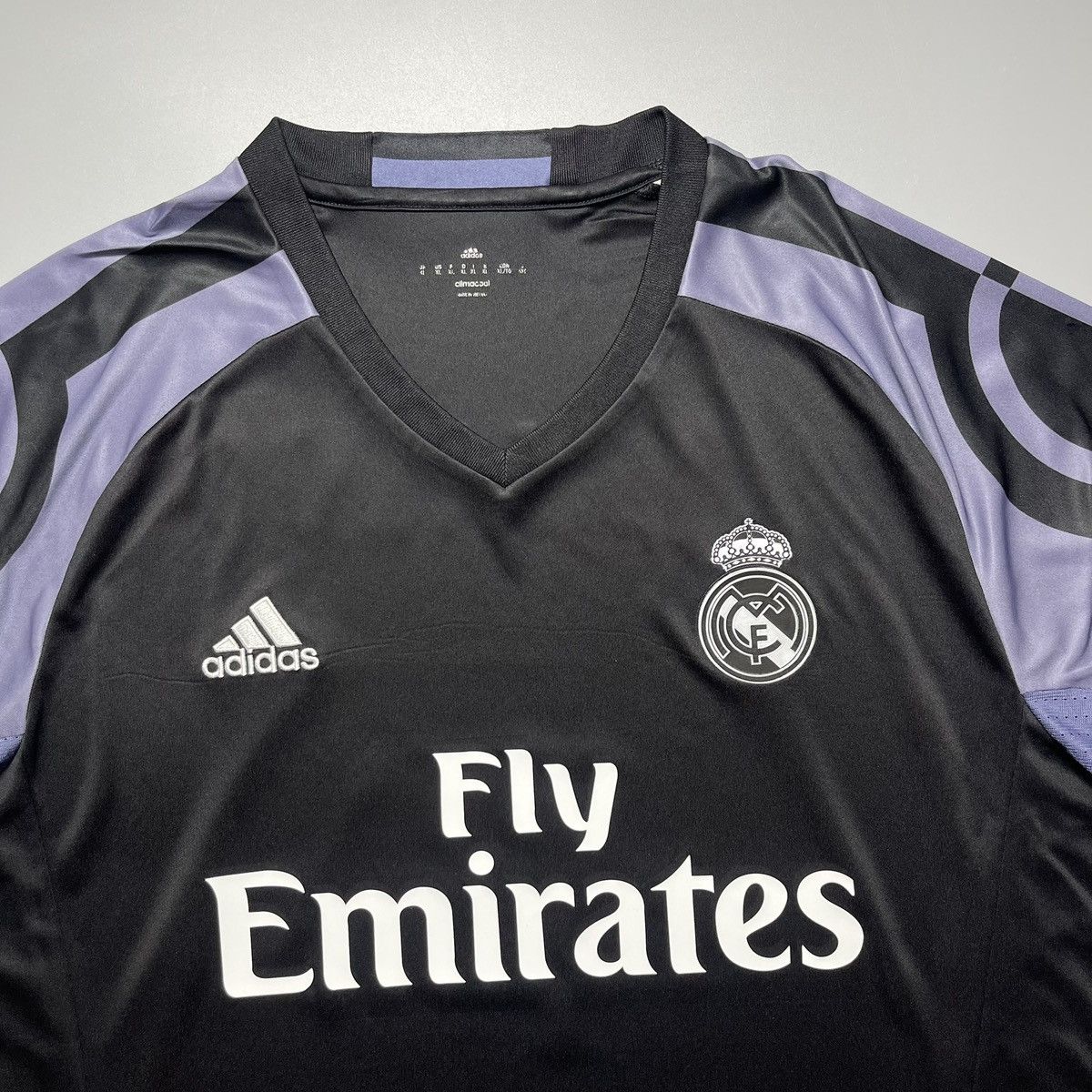Vintage REAL MADRID ADIDAS 2016/2017 SOCCER THIRD JERSEY #7 RONALDO Size US XL / EU 56 / 4 - 4 Thumbnail