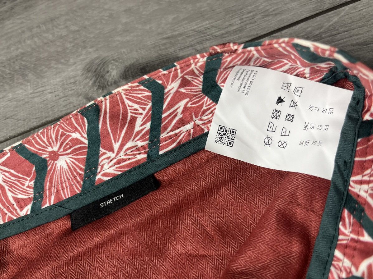 Hugo Boss Hugo boss casual shorts hawaii size 36 Size US 36 / EU 52 - 3 Thumbnail