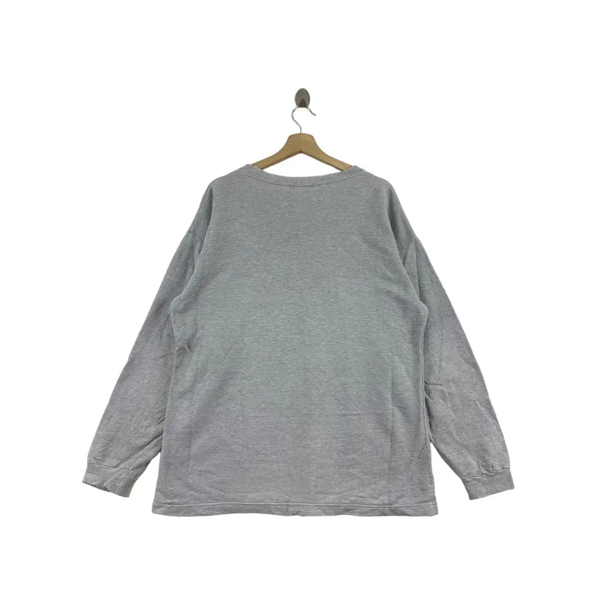 Disney Vintage MICKEY MOUSE Tokyo Disneyland Basketball Sweatshirt Size L / US 10 / IT 46 - 5 Thumbnail