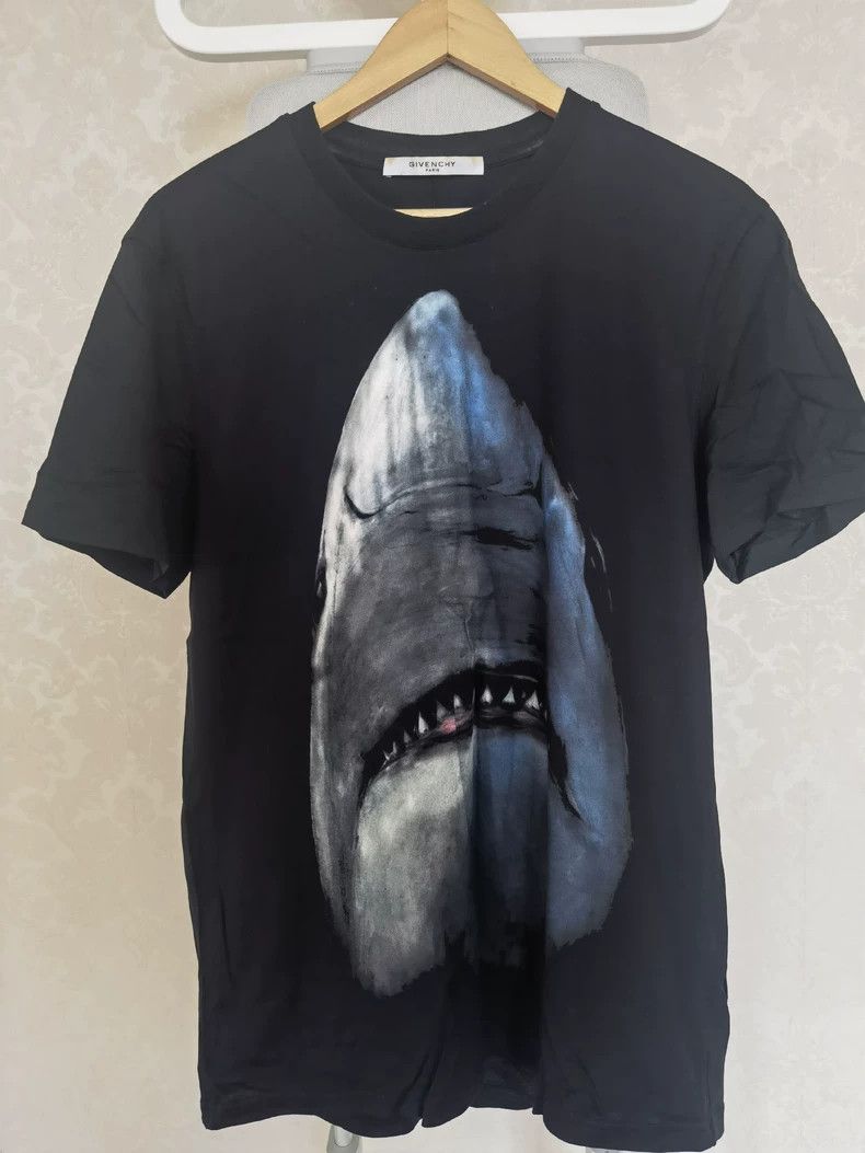 Givenchy Givenchy Great White Shark T-shirt, size L, Slim Fit Versio Size US L / EU 52-54 / 3 - 1 Thumbnail