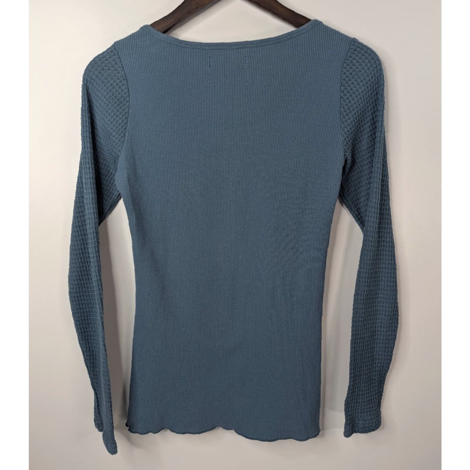 Abercrombie & Fitch Abercrombie & Fitch Ribbed Thermal Lace Neckline Long Sleeve Shirt L Blue Womens Shirt Size L / US 10 / IT 46 - 4 Thumbnail