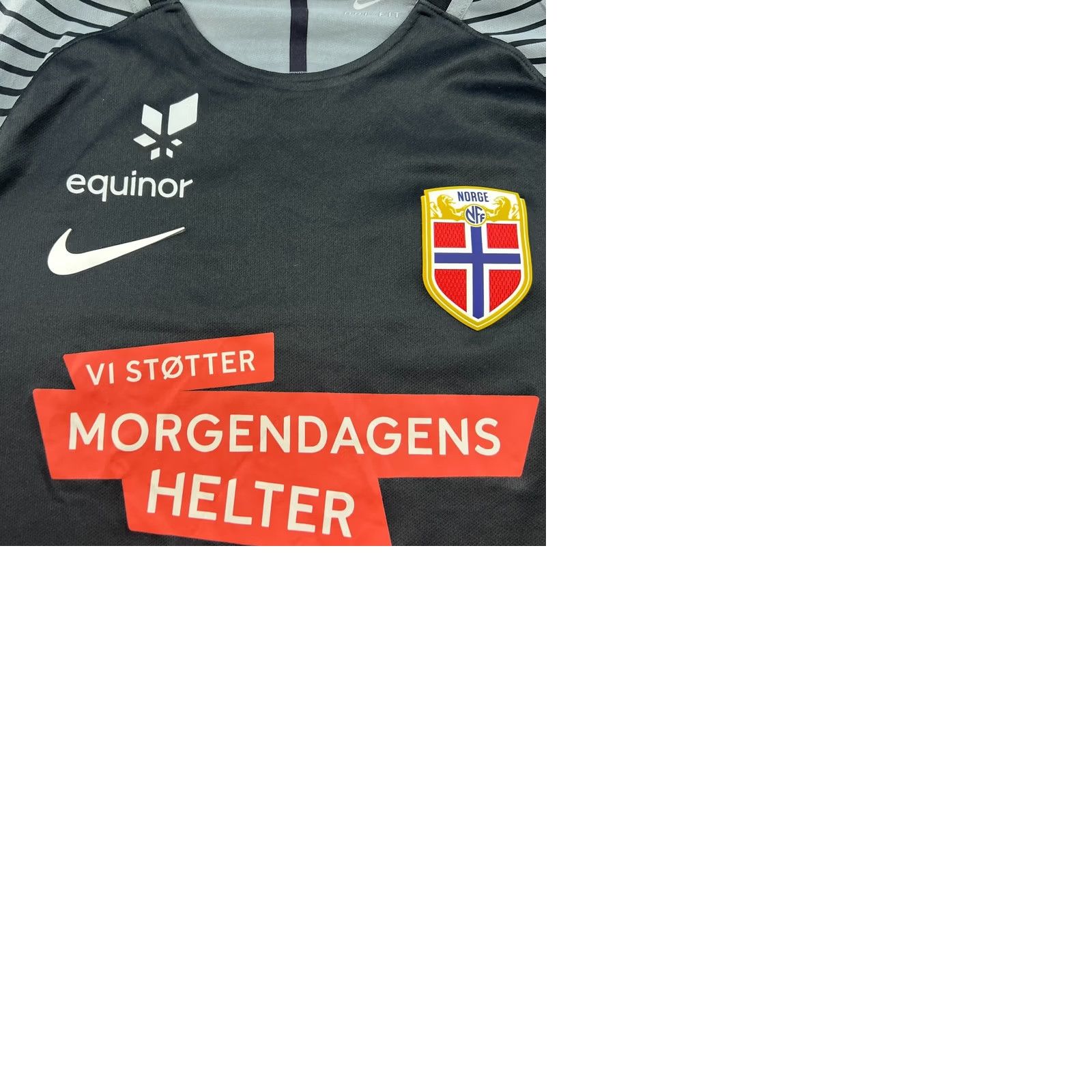 Umbro Umbro Norway 2012 2013 Football Shirt Mens Jersey Medium Size US L / EU 52-54 / 3 - 9 Thumbnail