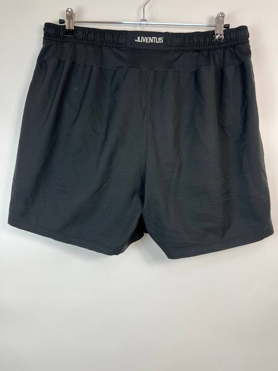 Nike JUVENTUS 2010 2011 HOME SOCCER SHORTS NIKE 382262-010 sz S Size US 36 / EU 52 - 8 Thumbnail