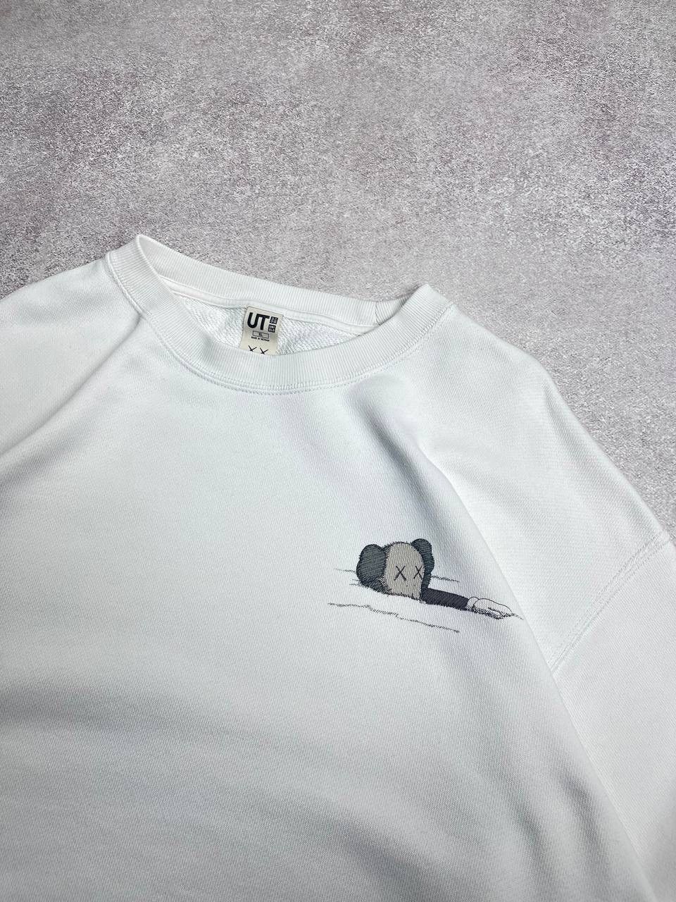 Kaws × Uniqlo Kaws x Uniqlo Boxy Sweatshirt XL Size US XL / EU 56 / 4 - 5 Thumbnail