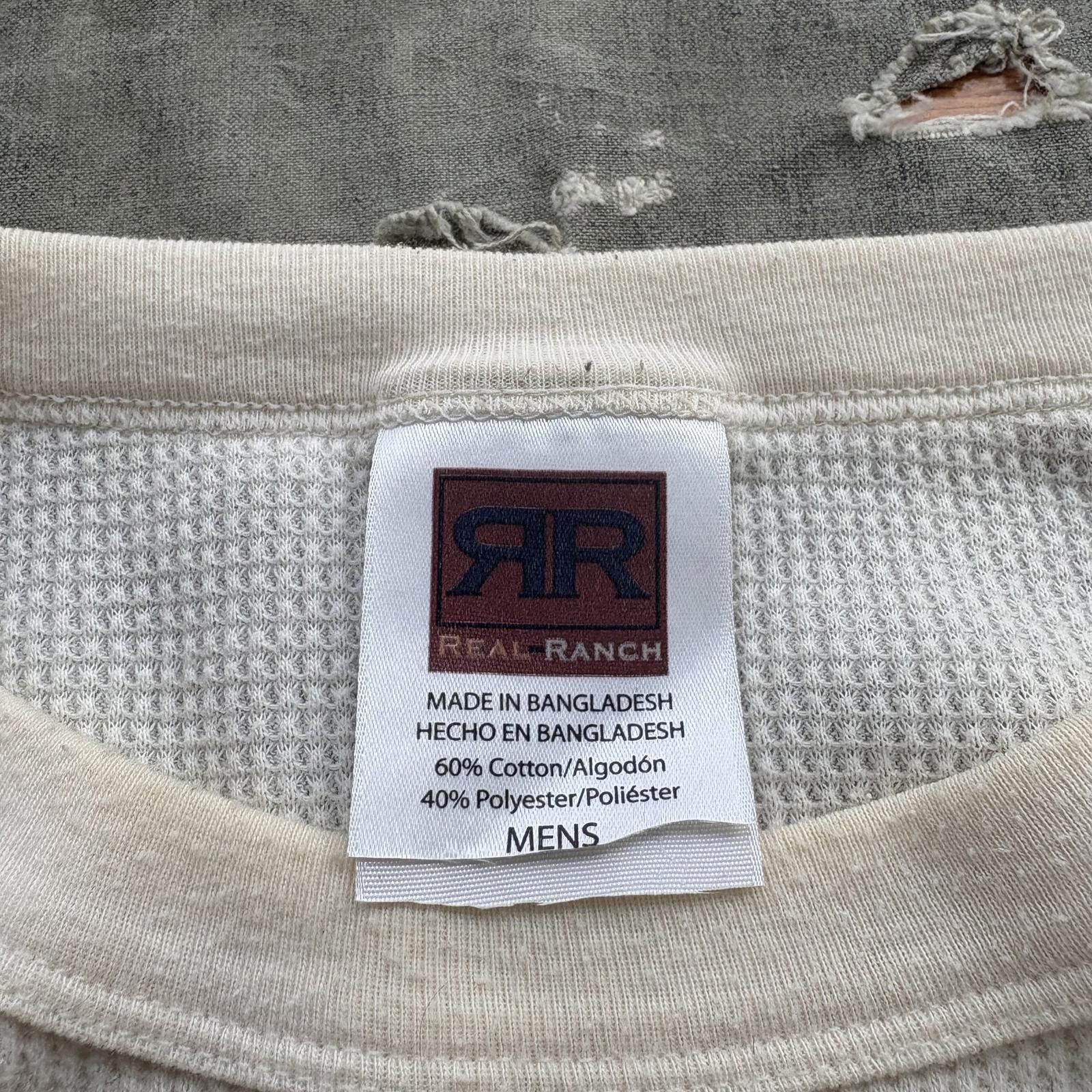 Vintage Vintage Y2K White Grunge Skater Thermal Waffle Knit Shirt Size US XL / EU 56 / 4 - 2 Thumbnail