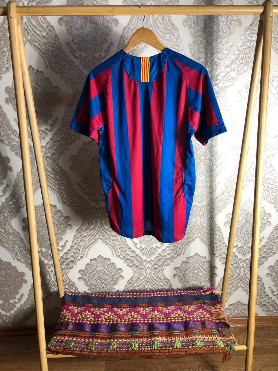 Nike VINTAGE NIKE FC BARCELONA SPAIN SOCCER JERSEY RETRO Y2K 90s Size US M / EU 48-50 / 2 - 8 Thumbnail