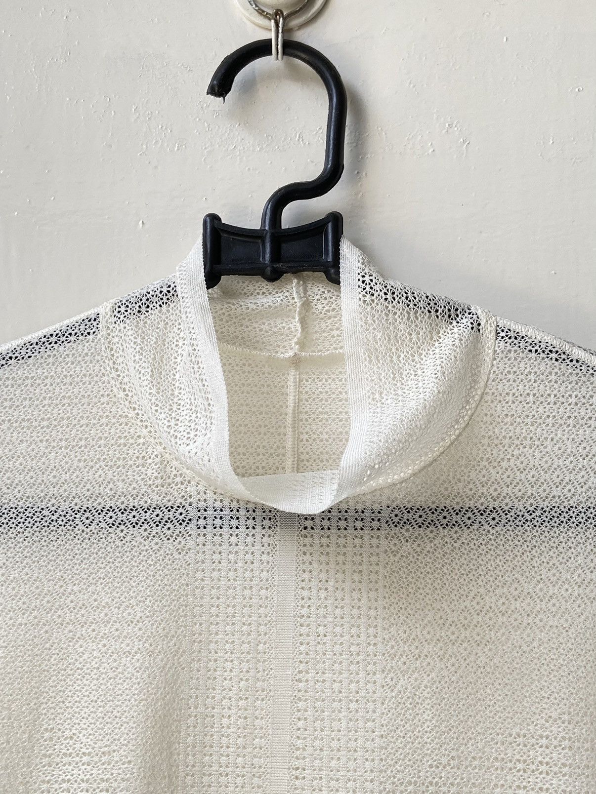 Uniqlo UNIQLO White Mesh T-shirt Size US XS / EU 42 / 0 - 4 Thumbnail