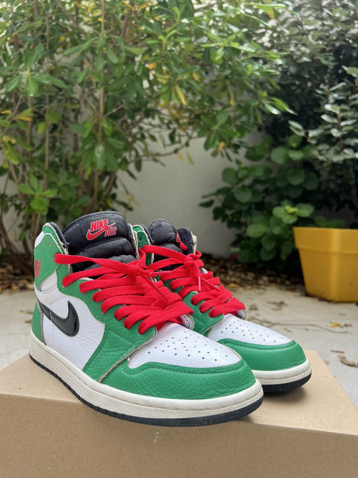 Air Jordan OG lucky green