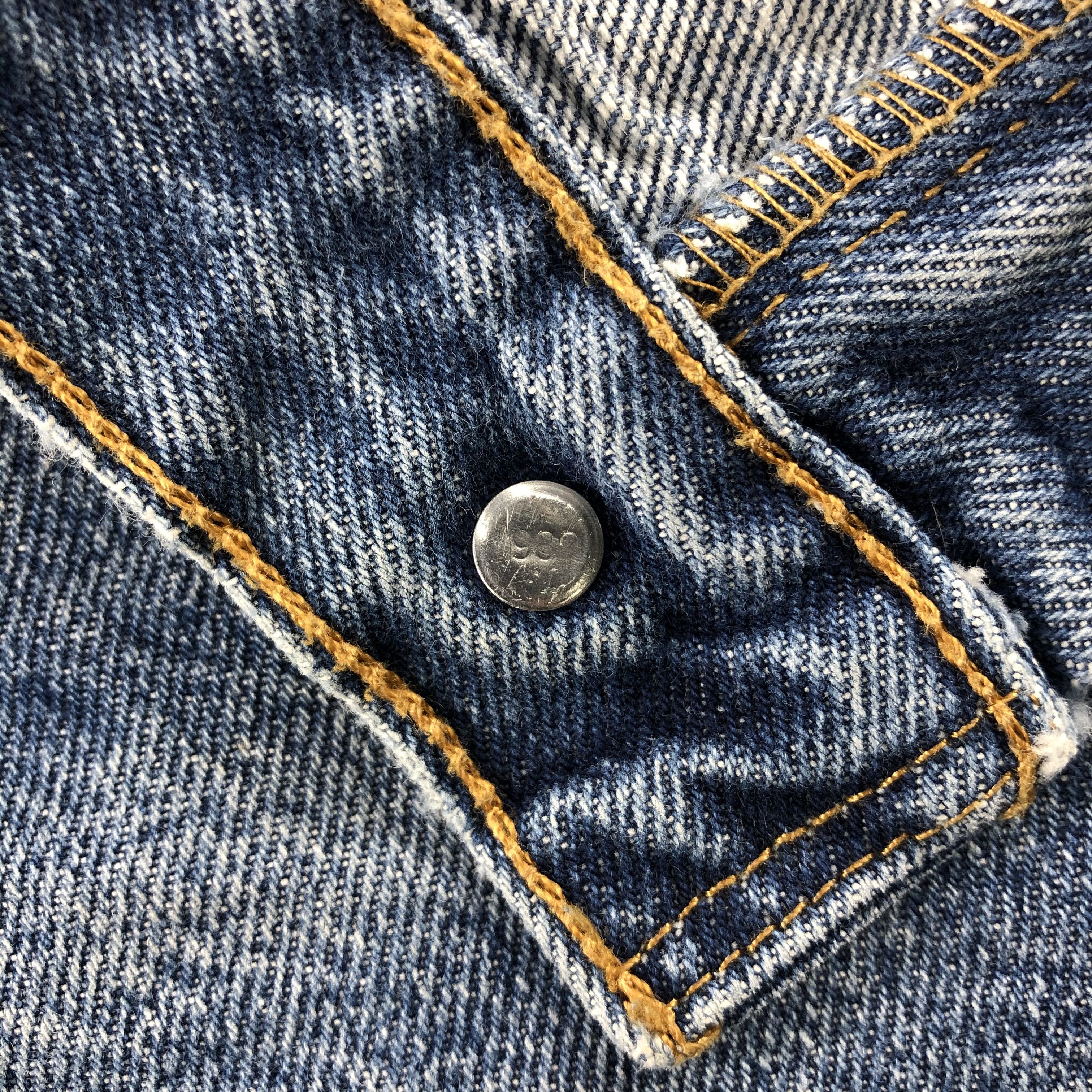 Levi's Vintage Blue Wash Levis 505 Jeans- J1297 Size US 35 - 8 Thumbnail