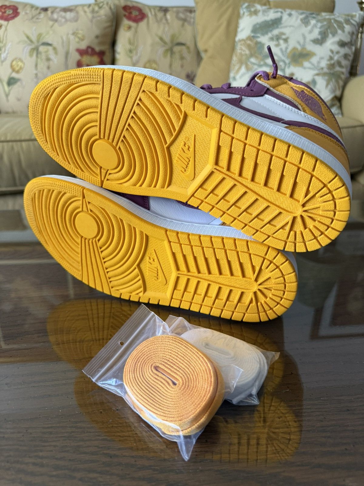 Jordan Brand Jordan 1 high “brotherhood” mauve/ yellow mens 8.5 sneakers Size US 8.5 / EU 41-42 - 6 Thumbnail