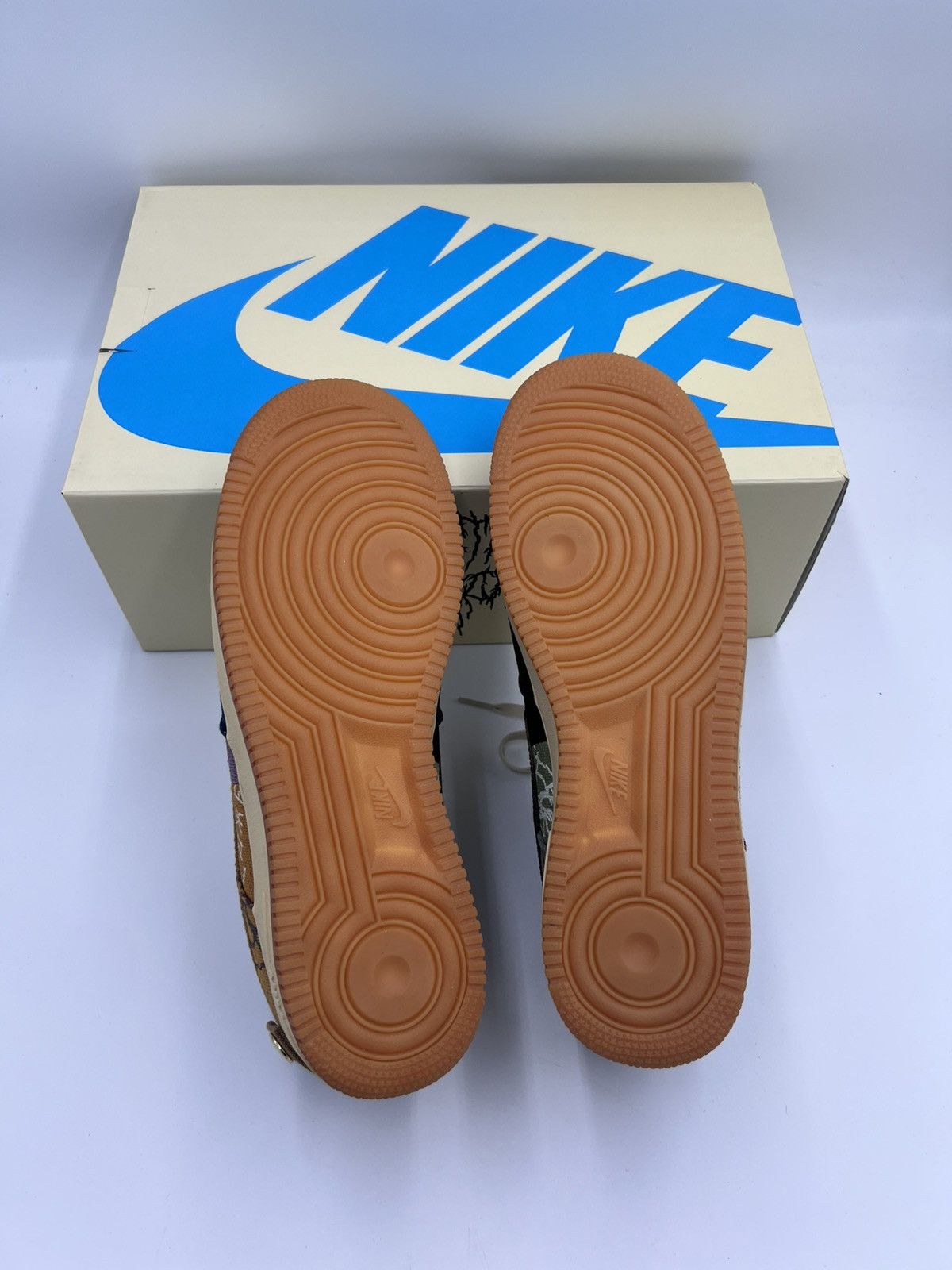 Nike × Travis Scott Air Force 1 Low Cactus Jack Size US 10 / EU 43 - 5 Thumbnail