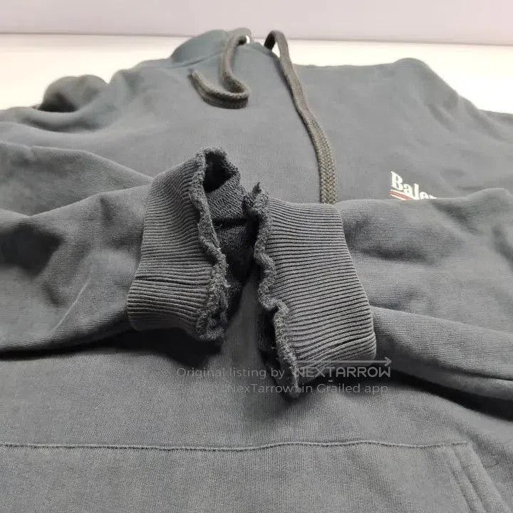Balenciaga Balenciaga Logo Pullover Hoodie in Navy Blue. Size US L / EU 52-54 / 3 - 6 Thumbnail