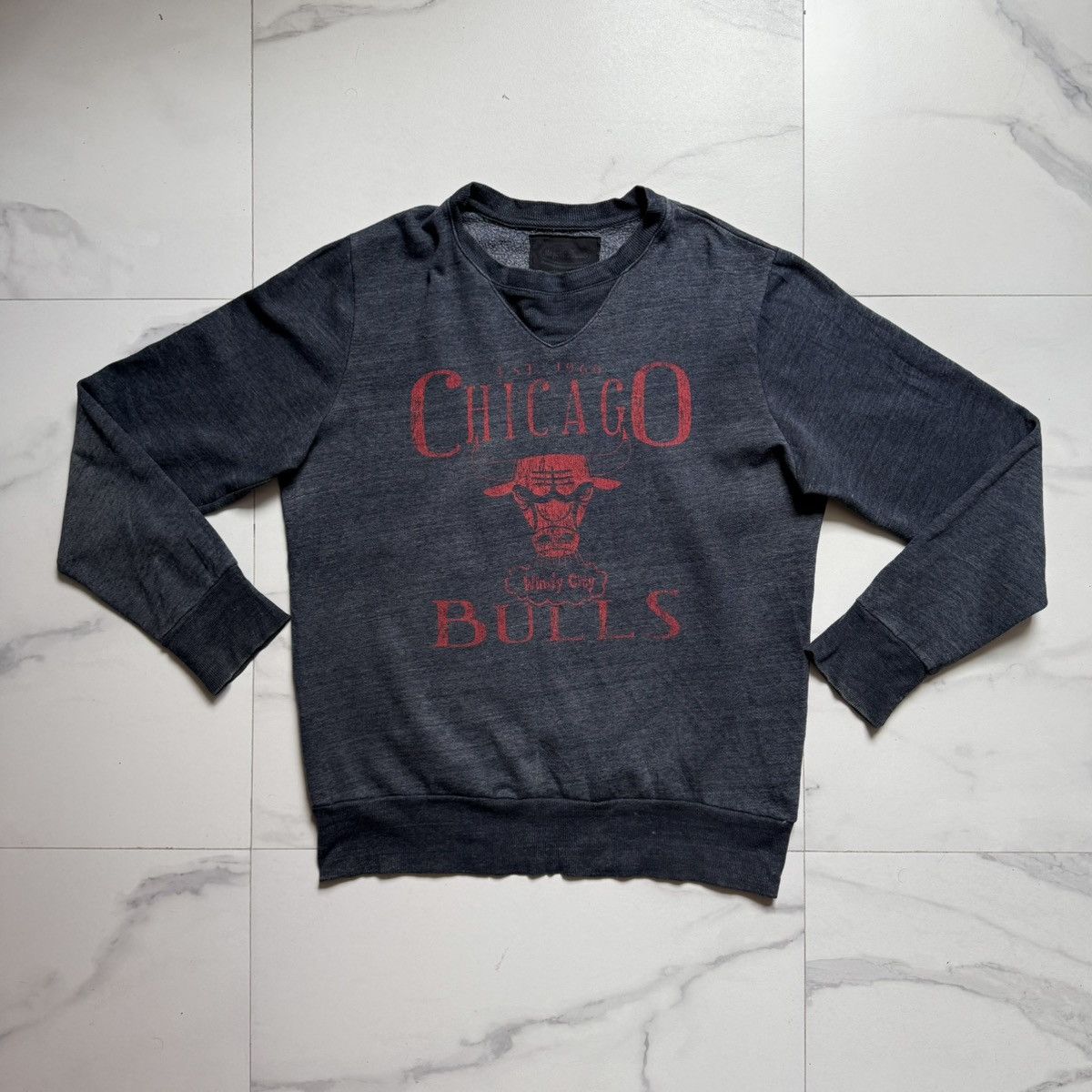 Majestic Vintage 90s Chicago Bulls Distressed Sweatshirt Size US L / EU 52-54 / 3 - 2 Thumbnail