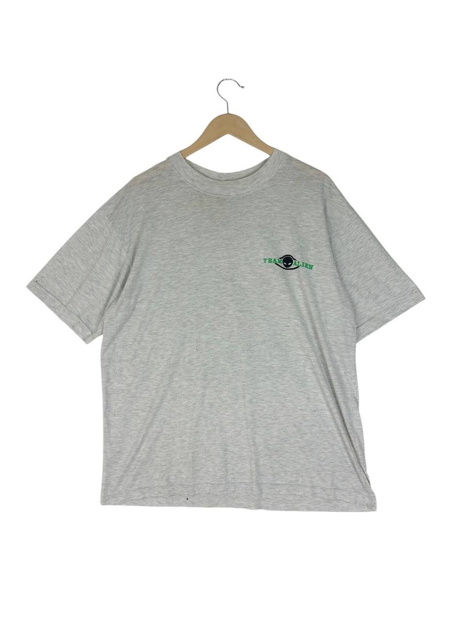 Vintage 90s Alien Team T-Shirt – Sci-Fi Graphic