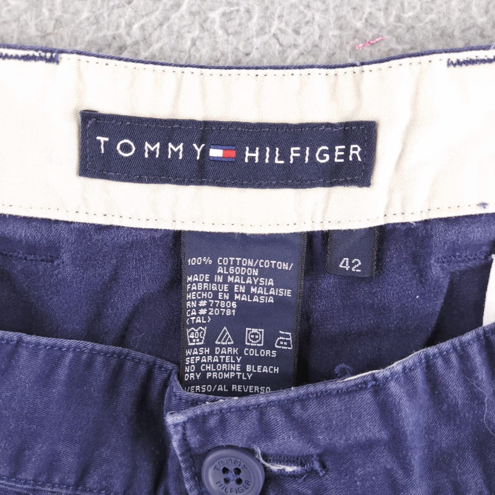 Tommy Hilfiger VINTAGE Tommy Hilfiger Shorts Mens 40 Blue Cargo Distressed Size US 40 / EU 56 - 4 Thumbnail